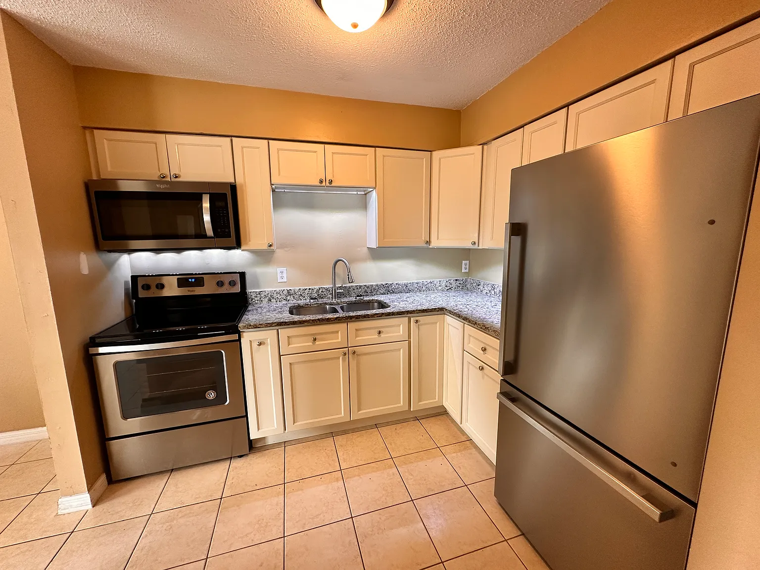 1805 SE 15th PL — Photo 2