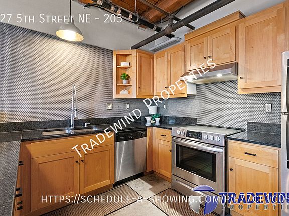 3rd image of 127 5th St NE APT 205