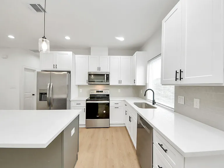 8324 Corinth St — Photo 9