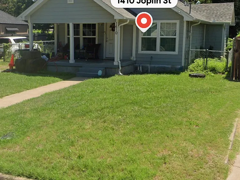 1410 Joplin St — Photo 2