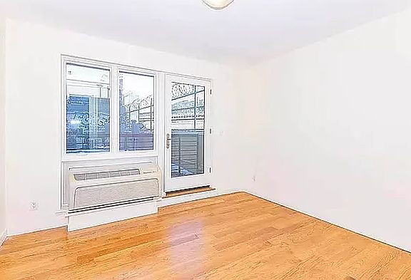 5th image of 400 Bedford Ave #7A