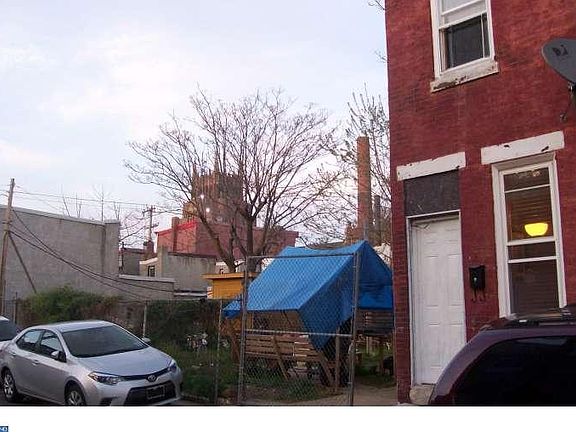 2nd image of 2547 1/2 N Hope St