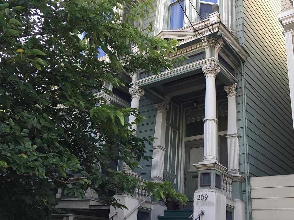 1st image of 209 Webster St #209
