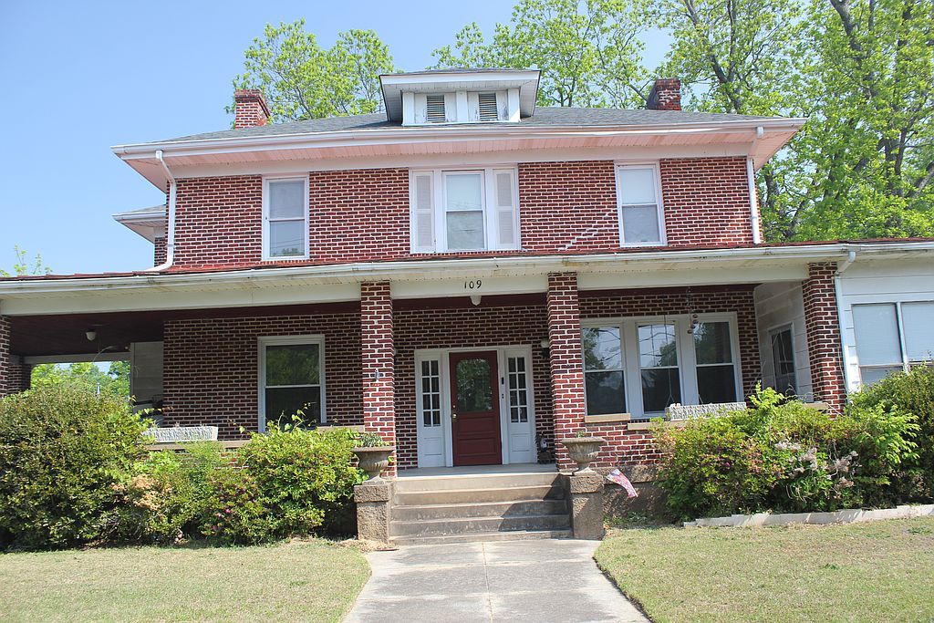 109 E Centennial St - Property Image