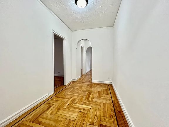 4th image of 35 Hamilton Pl APT 309