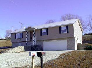 1223 N Cherry St, Avoca, IA 51521