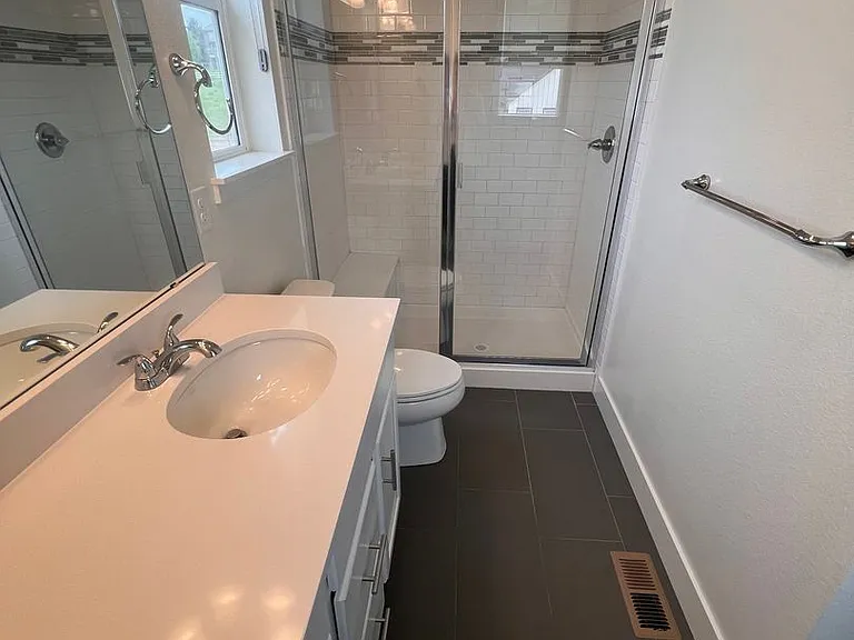 628 Discovery Pkwy — Photo 13