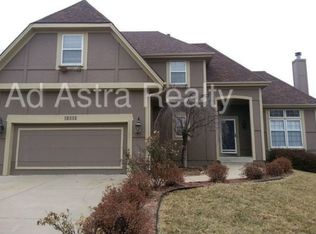 15810 Beverly St, Overland Park, KS 66223