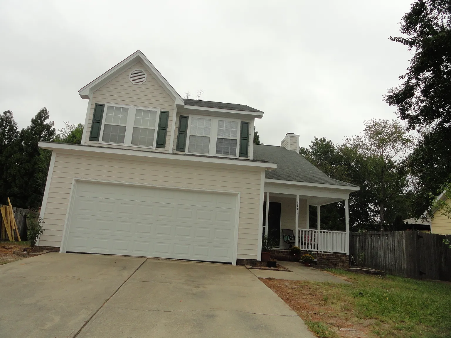 3 bed, 2.5 bath, 1400 sqft, $1,900 — Photo 2