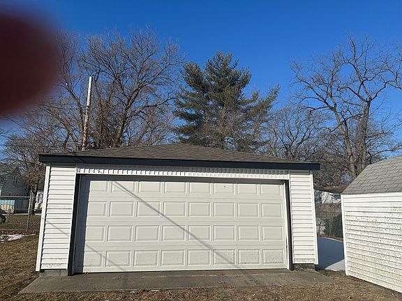 5th image of 2640 La Porte St