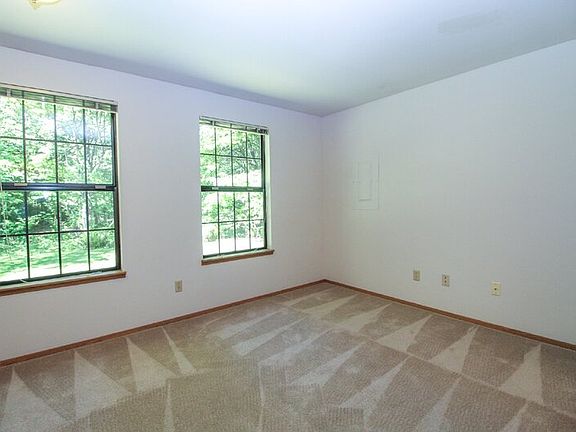 5th image of 20912 W Richmond Rd
