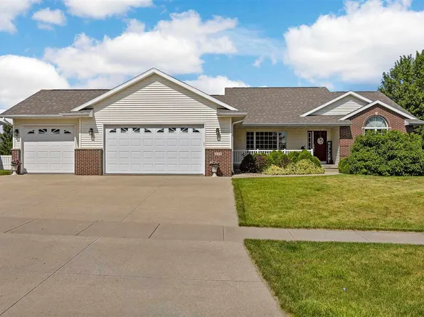 435 Prairie View Dr, Fairfax, IA 52228