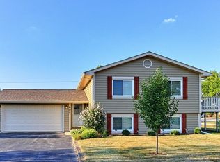 604 W Wegner Rd, McHenry, IL 60051