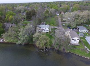 1192 N Hendee Ln, Round Lake Beach, IL