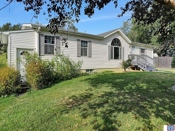 3rd image of 3751 S 1st St