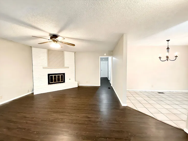 6367 S 29th West Pl — Photo 2