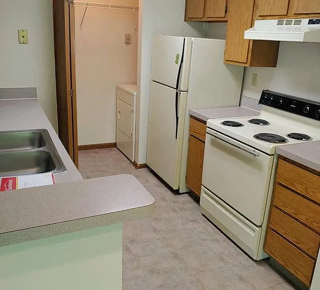 Kitchen in Apartments Labeled Standard
