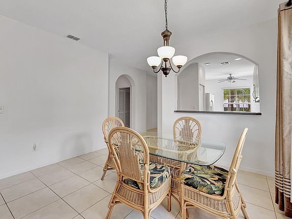 5th image of 9960 SW Chadwick Drive