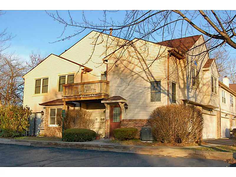 9549 Maple Way photo 1