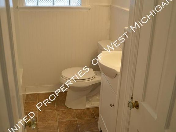 4th image of 1125 Hoyt St SE