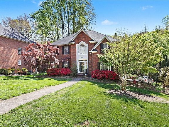 3rd image of 5005 Mayberry Ln