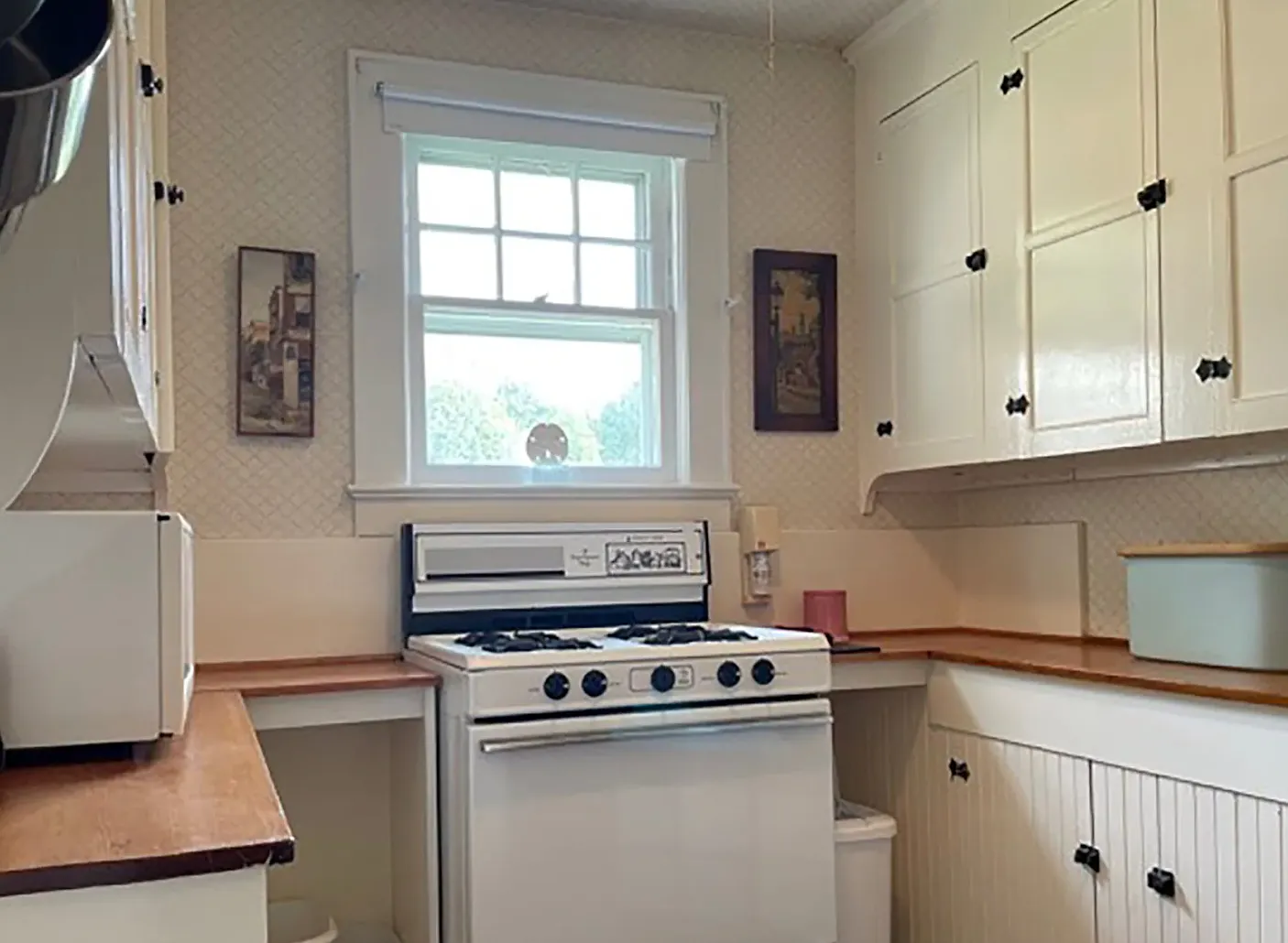Classic home in the Village — Photo 3