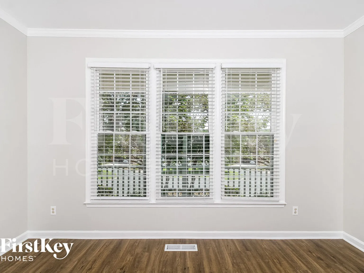 4 bed, 2.5 bath, 2340 sqft, $2,710 — Photo 3