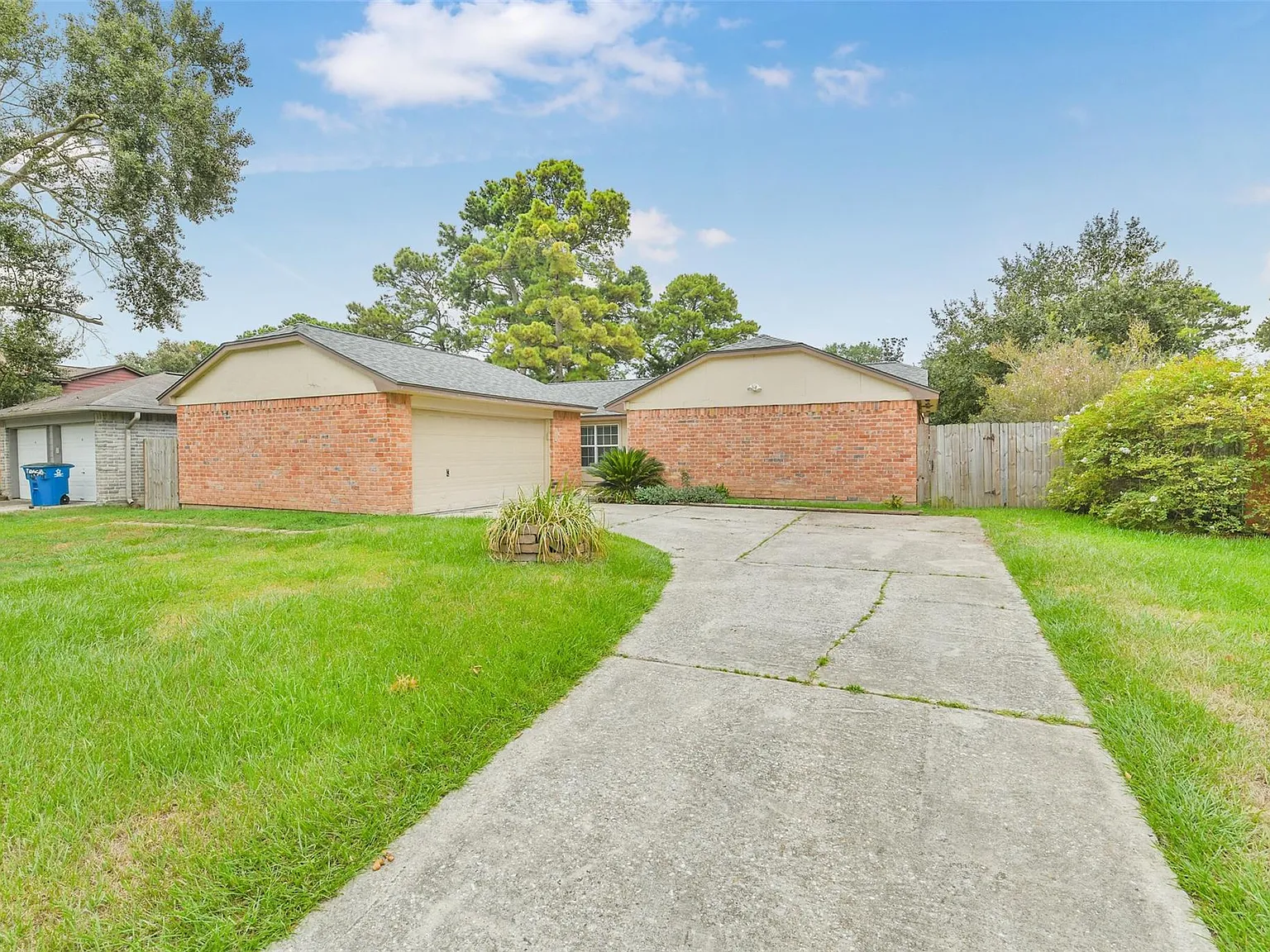 3 bed, 2.0 bath, 1662 sqft, $1,900 — Photo 1