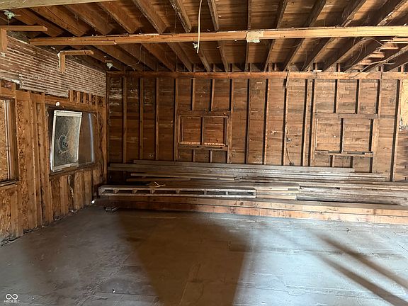 4th image of 3871 Farnsworth St