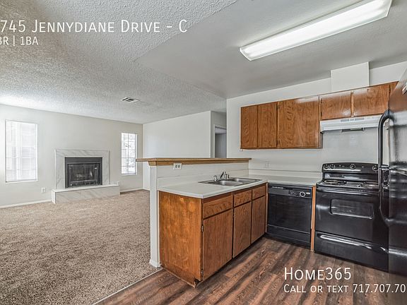 4th image of 2745 Jennydiane Dr APT C