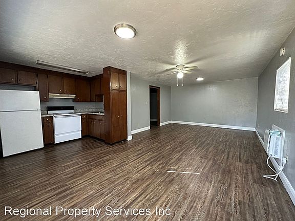 2nd image of 131 1/2 N Franklin Blvd