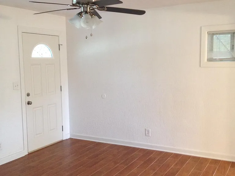 7435 Darwood Rd — Photo 2