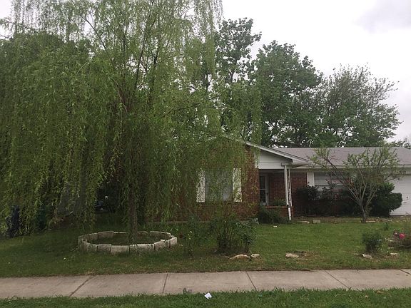 3rd image of 1010 Daniels Dr