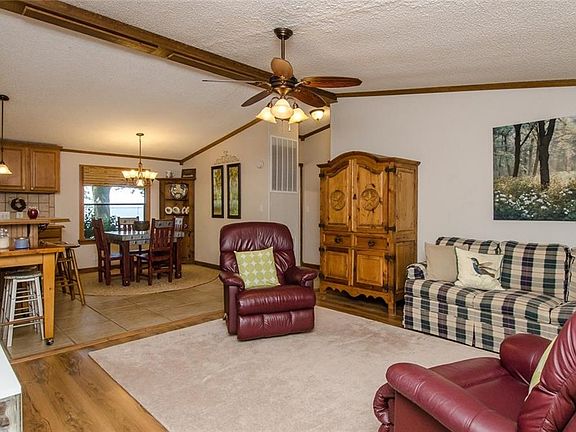 4th image of 247 Castlewood Dr