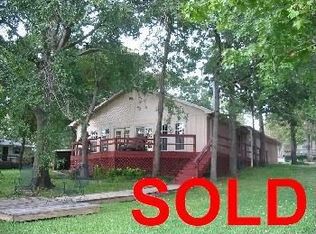 6210 Sherwood Dr, Athens, TX 75752