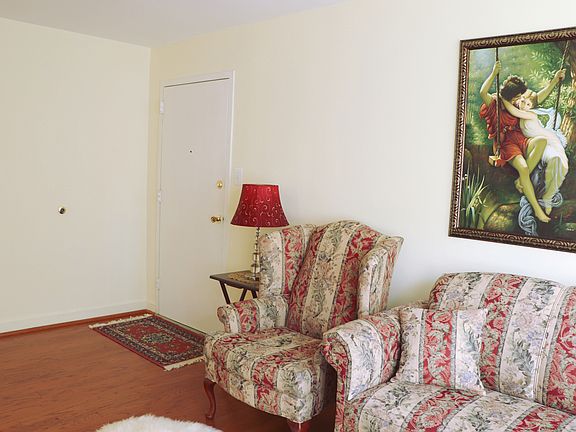 4th image of 2030 N Woodrow St APT 3