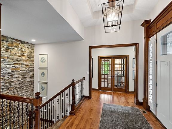 3rd image of 14823 Brookview Dr