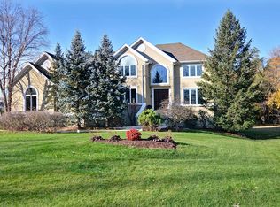 8S240 Vine St, Willowbrook, IL 60527