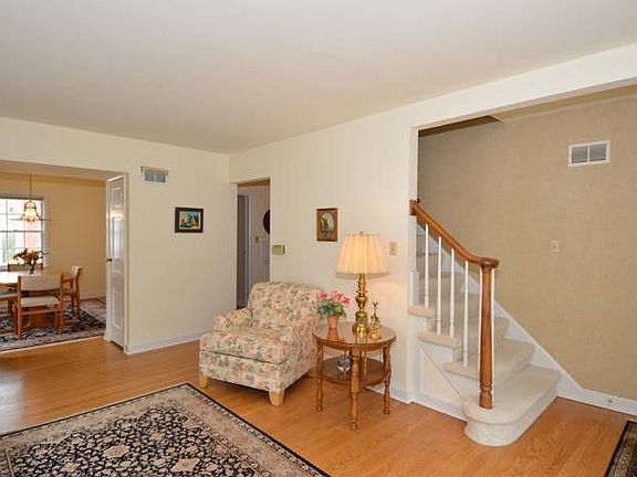 Living Room, 3