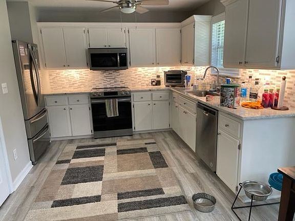 5th image of 115 N Hidden Lake Dr
