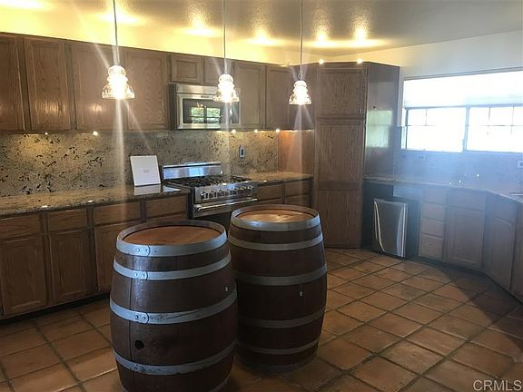 3rd image of 389 Encino Dr
