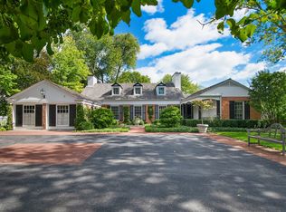 1091 Meadow Ln, Lake Forest, IL 60045