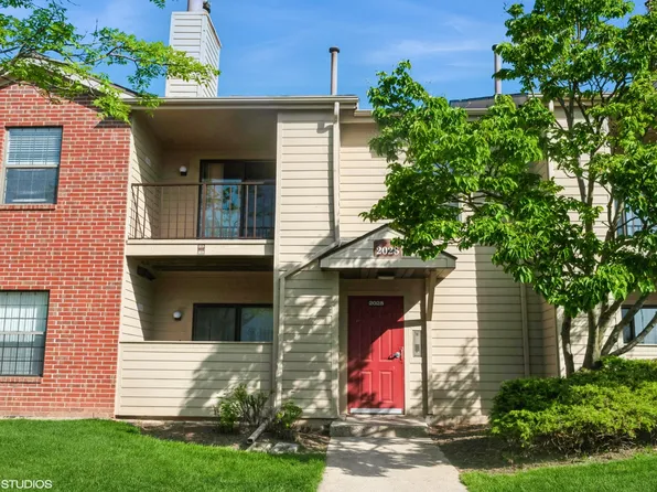 2028 N Rand Rd Unit 202, Palatine, IL 60074