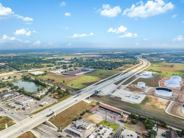 233 Kersten Rd, Sealy, TX 77474