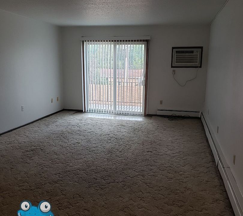 1st image of 904 13th St NE #23