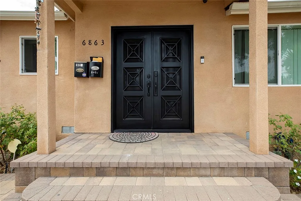 3 bed, 1790 sqft, $4,200 — Photo 3