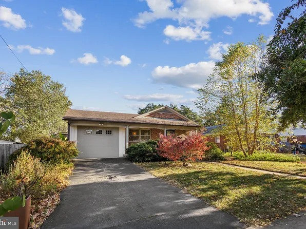 502 Woodford St, Fredericksburg, VA 22401