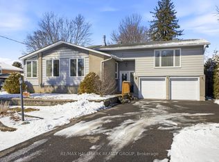 1 Howden Ave, Ottawa, ON K2G 3H3