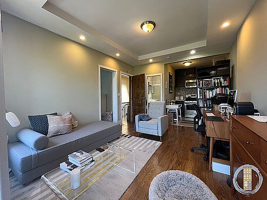 2nd image of 997 Bergen St APT 6