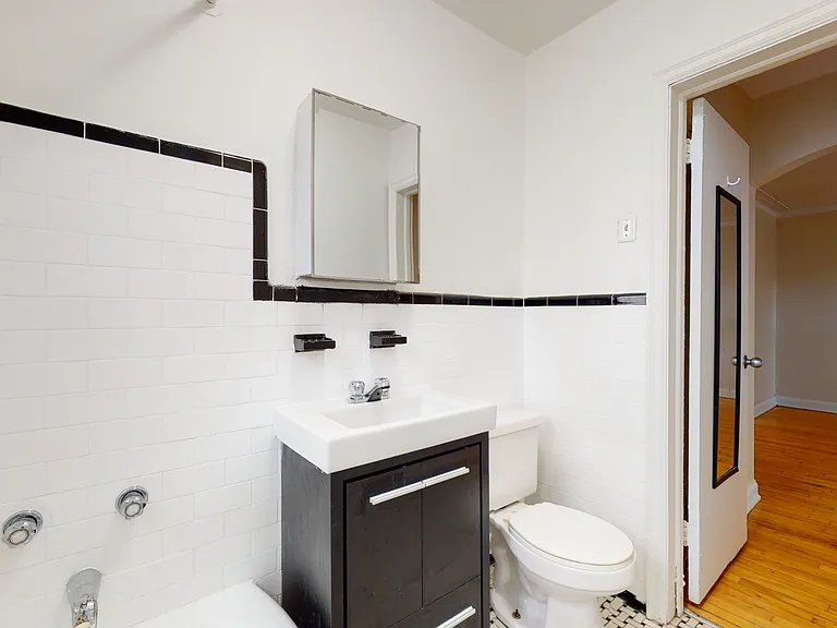 385 Besserer St — Photo 34